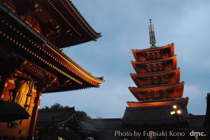 浅草寺宝蔵門と五重の塔